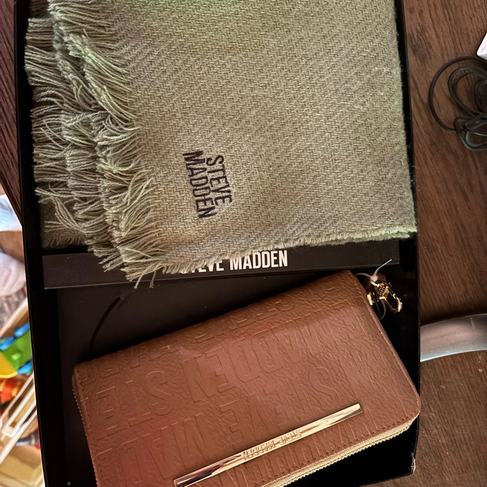 Steve Madden Green Scarf, Gray Hat and Brown Wallet Set